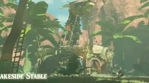 “梅州客家客场战平中超豪门上海海港，球队士气高涨”