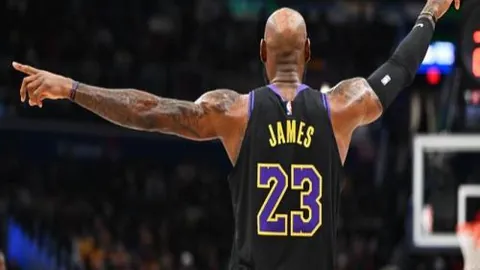 “免费观战！揭秘亚特兰大与克雷莫纳激战：谁能笑到最后，一球定江山？”